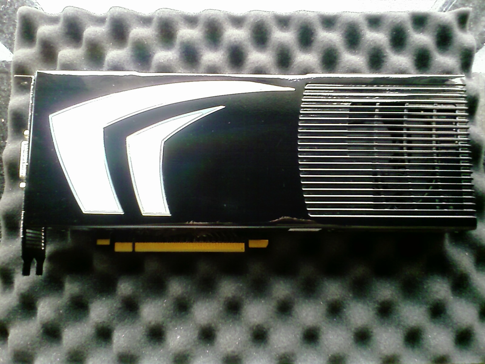 NVIDIA GeForce9800 GT reference image